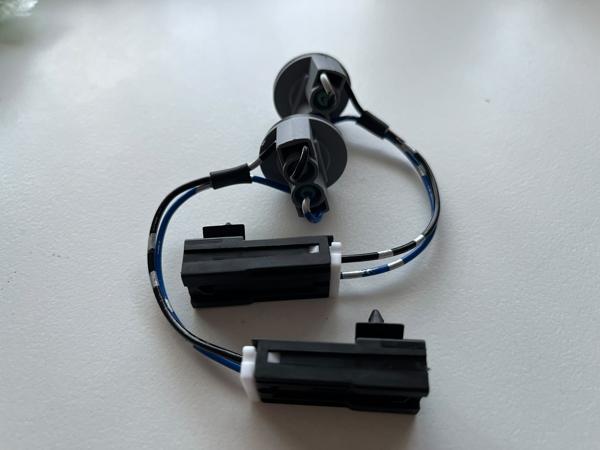 PAIR - Indicator - Corner Light Sockets + Connector